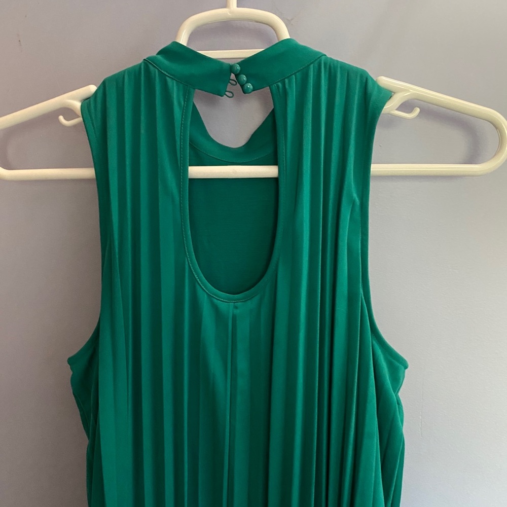 Keyhole back pleated mini dress